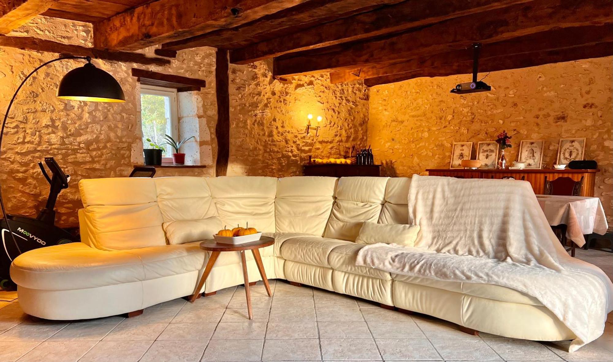 Ferme Gite Le Coeur Des Petits Chenes Saint-Pierre-de-Cole ภายนอก รูปภาพ